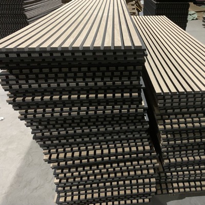 Qualità Wooden Slat Acoustic Panel 22mm MDF Polyester Fiber Soundproof fabbrica