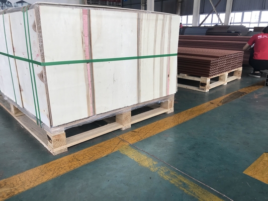 Qualità WPC Wood PVC Wall Cladding Boards Waterproof Indoor Outdoor Fluted fabbrica